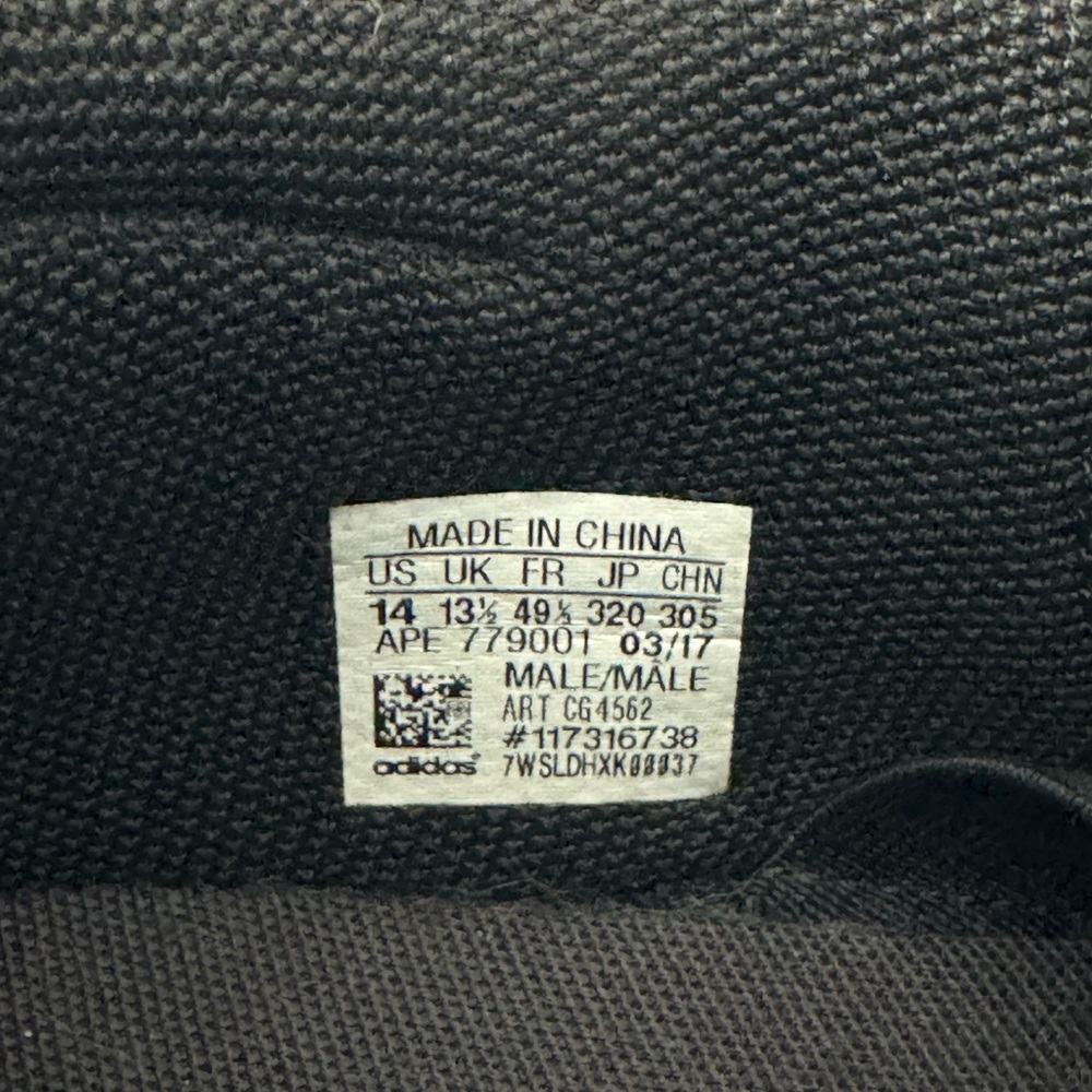 Men's Black Athletic Shoes - Picture 2 of 2